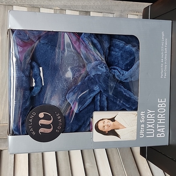 Wayland Square Intimates & Sleepwear Ultra Soft Luxury Batheobe